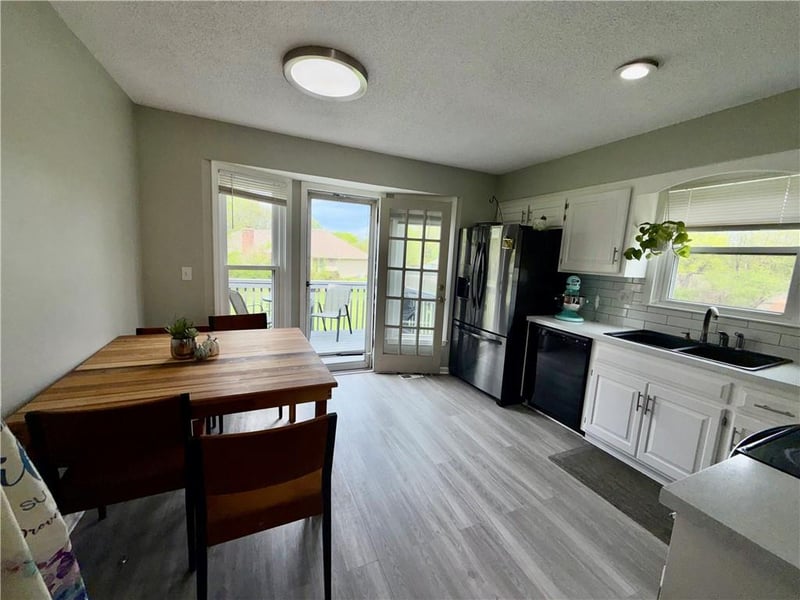 1108 and 1110 8th St, Lee's Summit, MO 64063