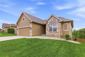 9033 103rd St, Kansas City, MO 64157