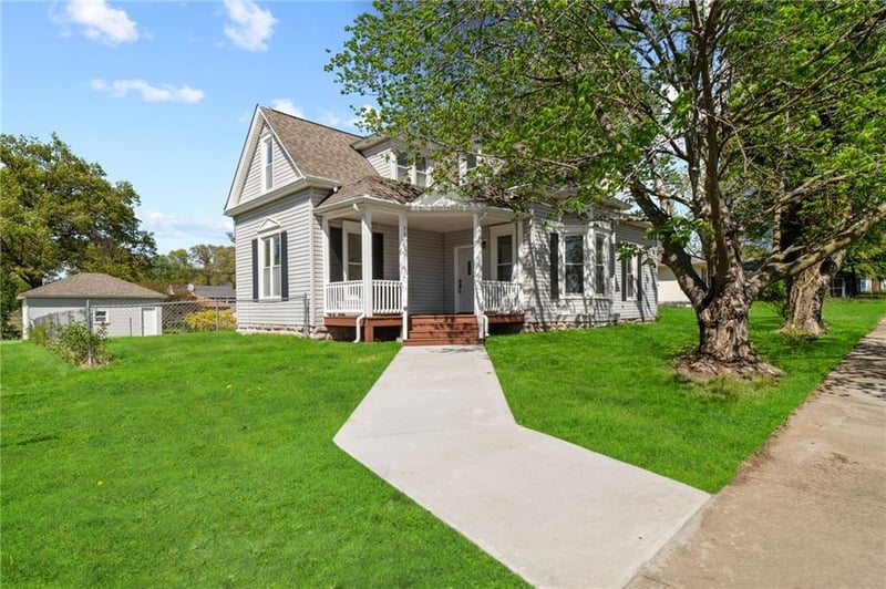 210 Winner Ave, Gower, MO 64454