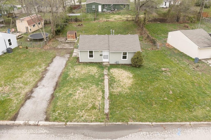 5007 August Ln, Kansas City, KS 66106