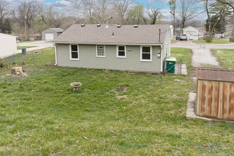 5007 August Ln, Kansas City, KS 66106