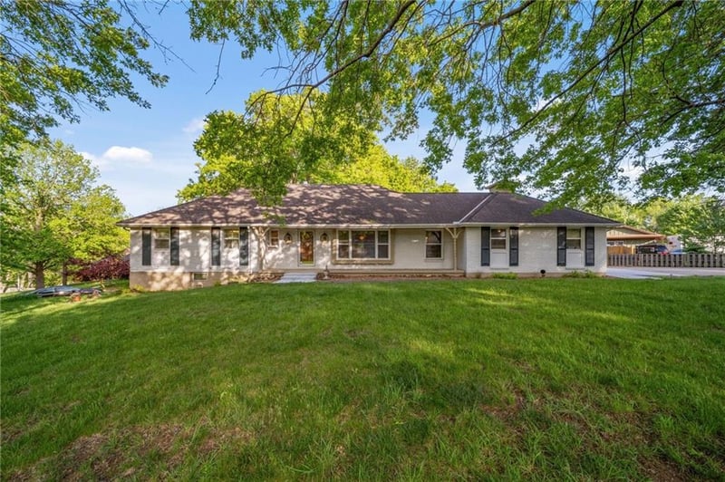6317 Sterling Ave, Raytown, MO 64133