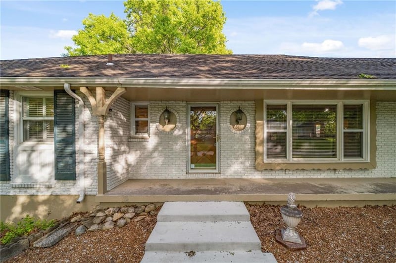 6317 Sterling Ave, Raytown, MO 64133