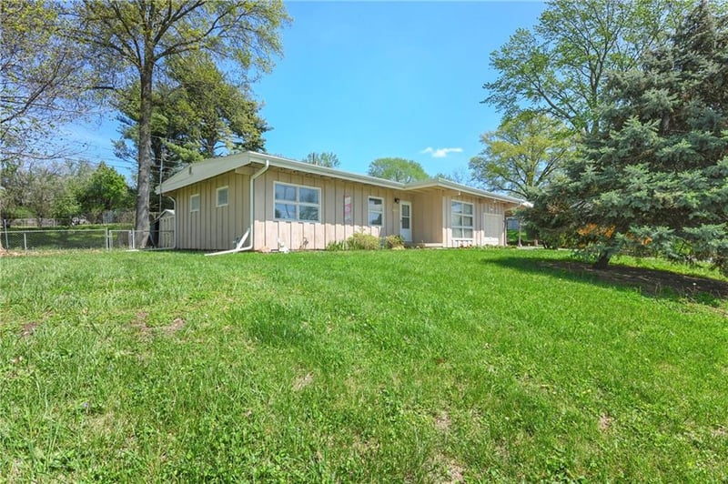 6328 Roswell Ave, Kansas City, KS 66104