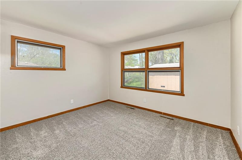 6328 Roswell Ave, Kansas City, KS 66104