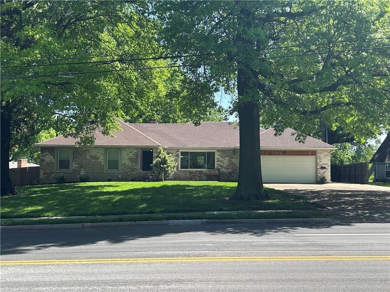 5313 Nieman Rd, Shawnee, KS 66203