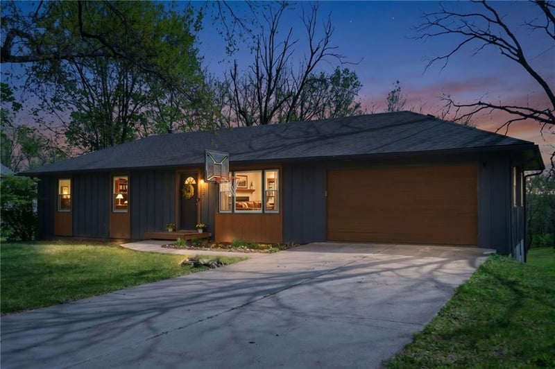 3411 78th St, Kansas City, MO 64132