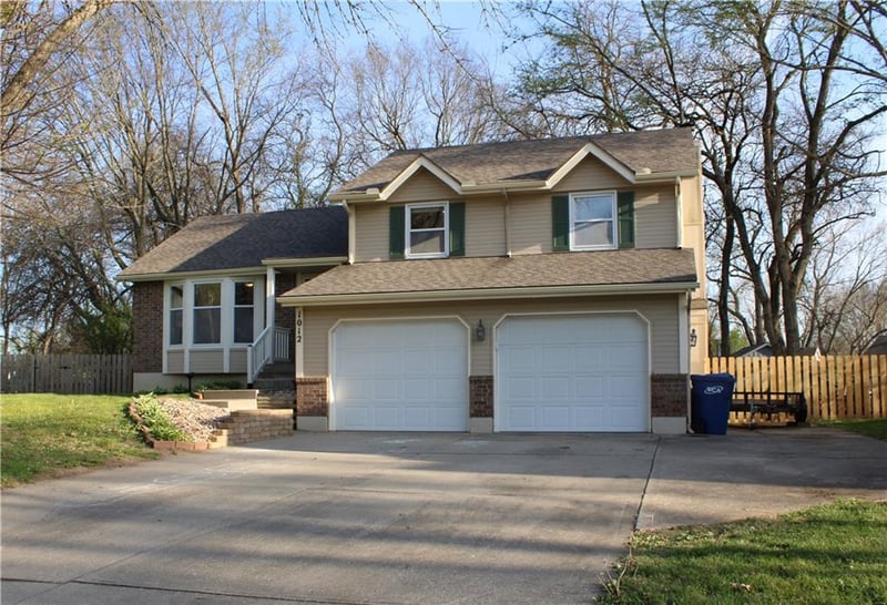 1012 Eastman St, Blue Springs, MO 64015