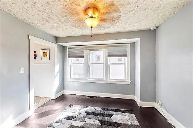 4028 68th Ter, Kansas City, MO 64132