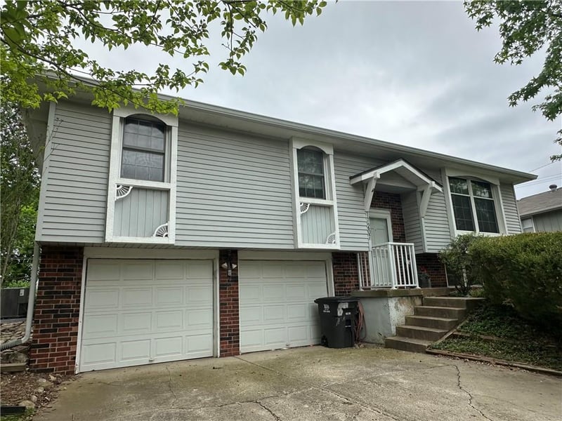 17207 6th Terrace Ct, Independence, MO 64056