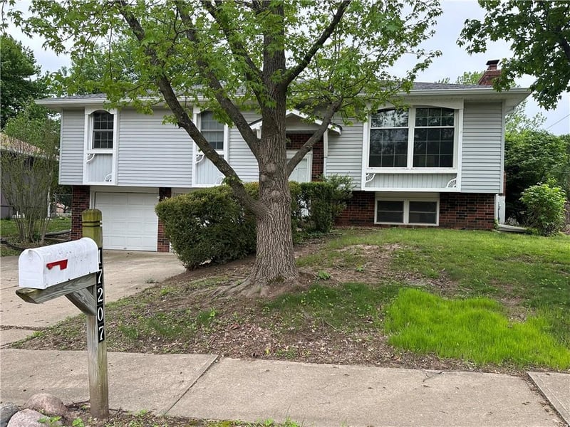 17207 6th Terrace Ct, Independence, MO 64056