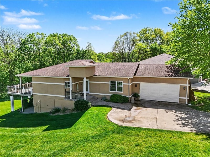 813 Sonora Valley Cir, Blue Springs, MO 64014