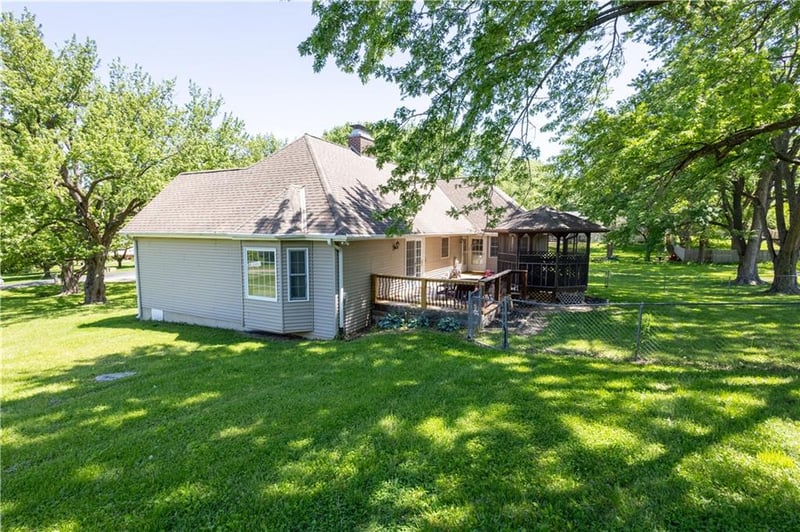 13500 Brookwood Way, St Joseph, MO 64505