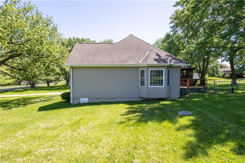 13500 Brookwood Way, St Joseph, MO 64505