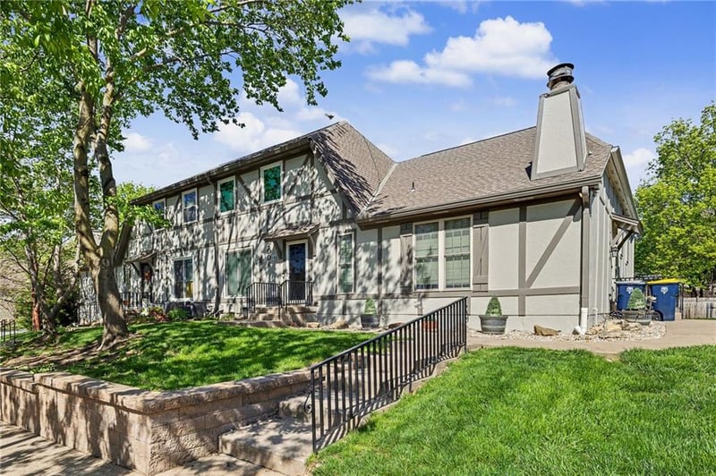 7004 Fisk Ct, Kansas City, MO 64151