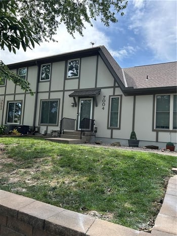 7004 N Fisk Ct, Kansas City, MO 64151