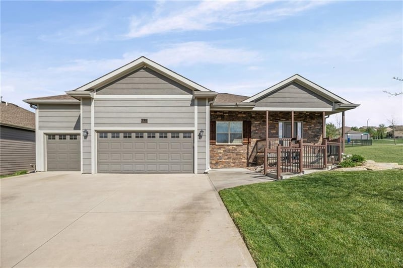 338 Headwaters Dr, Lawrence, KS 66049