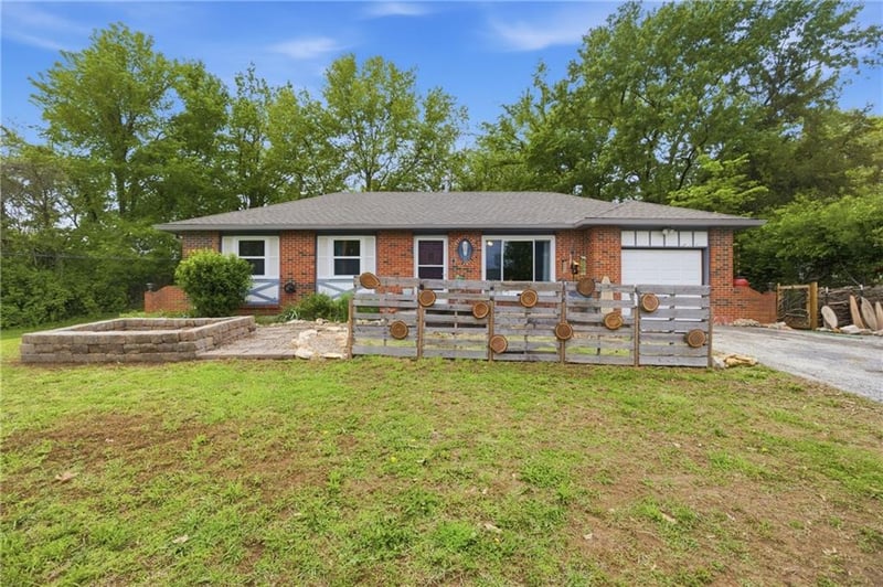 424 S 86th St, Kansas City, KS 66111