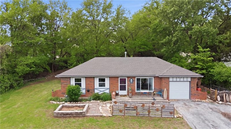 424 S 86th St, Kansas City, KS 66111