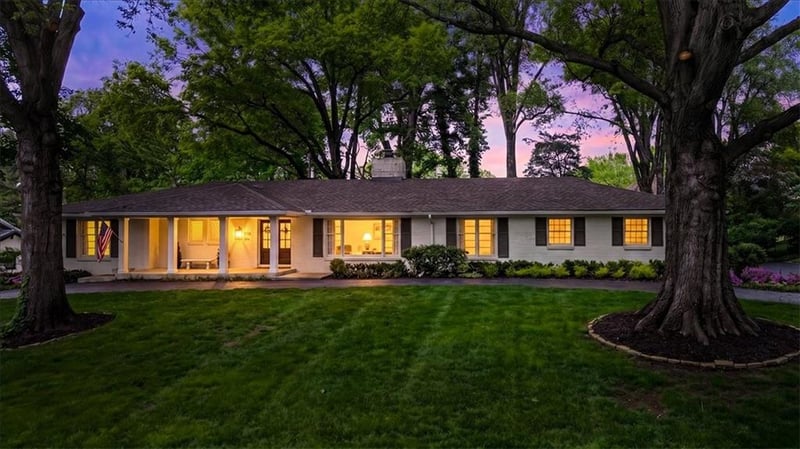 2910 66th Ter, Mission Hills, KS 66208