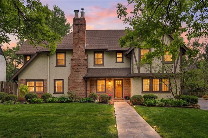 1211 W 61st Ter, Kansas City, MO 64113