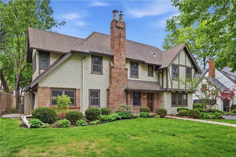 1211 W 61st Ter, Kansas City, MO 64113