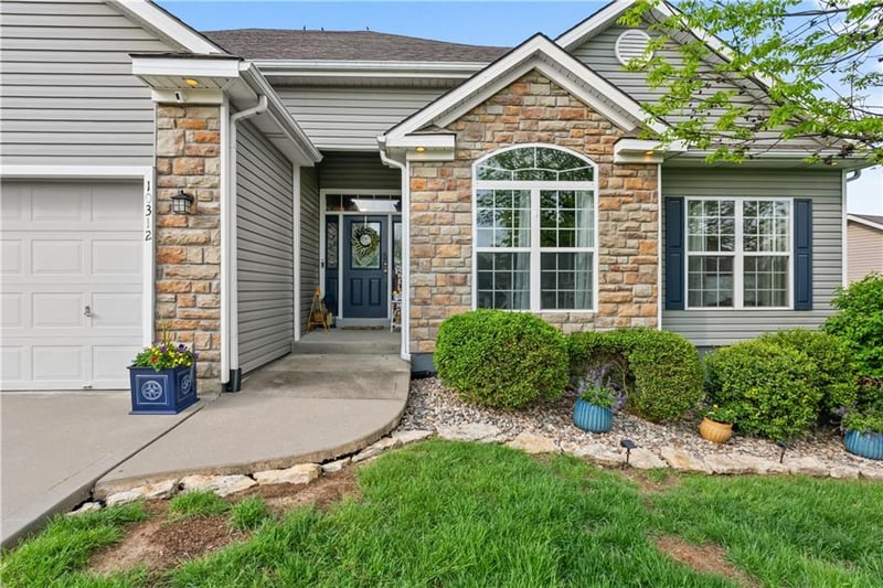 10312 Hedges Ave, Kansas City, MO 64157