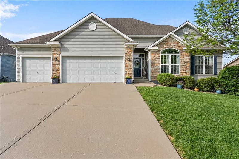 10312 Hedges Ave, Kansas City, MO 64157
