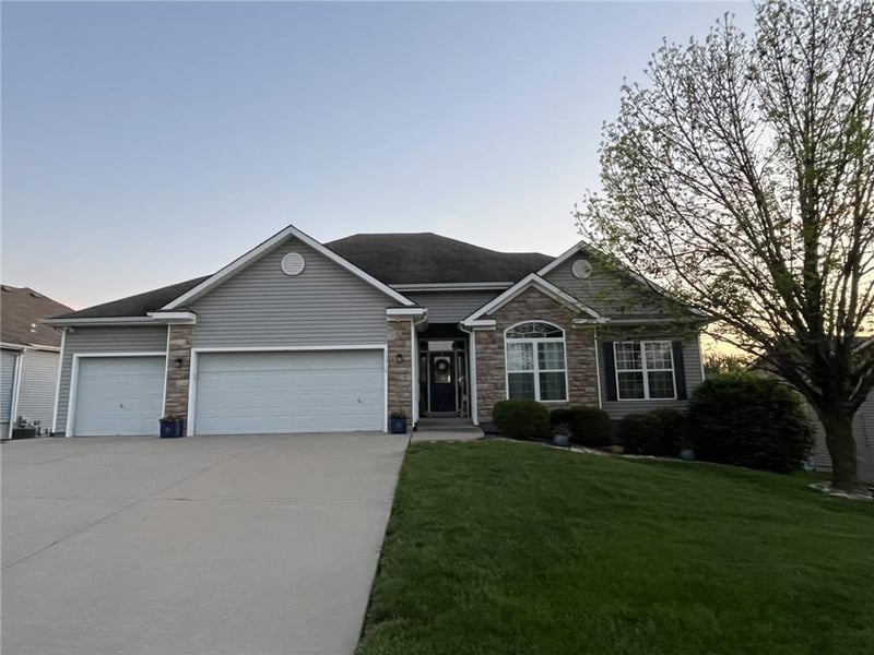 10312 Hedges Ave, Kansas City, MO 64157