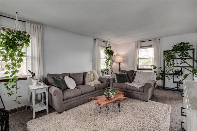 546 Mcdonald Rd, Leavenworth, KS 66048