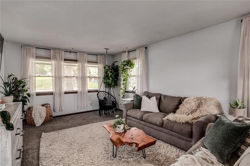 546 Mcdonald Rd, Leavenworth, KS 66048
