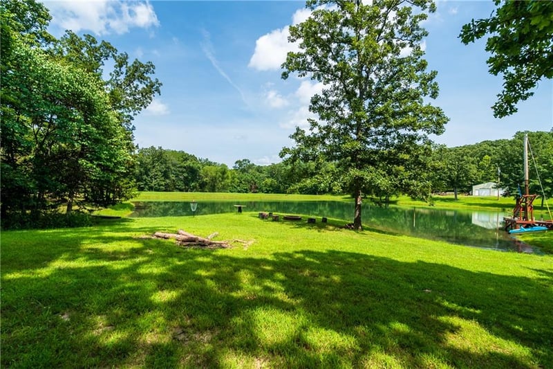 29432 Bobcat Dr, Warsaw, MO 65355