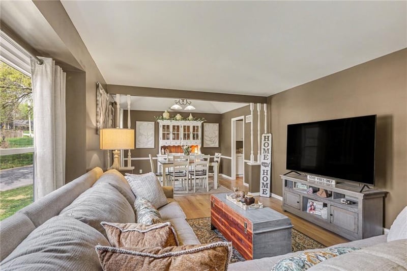 9901 Wayne Ave, Kansas City, MO 64131