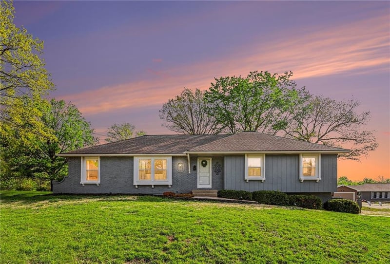 9901 Wayne Ave, Kansas City, MO 64131