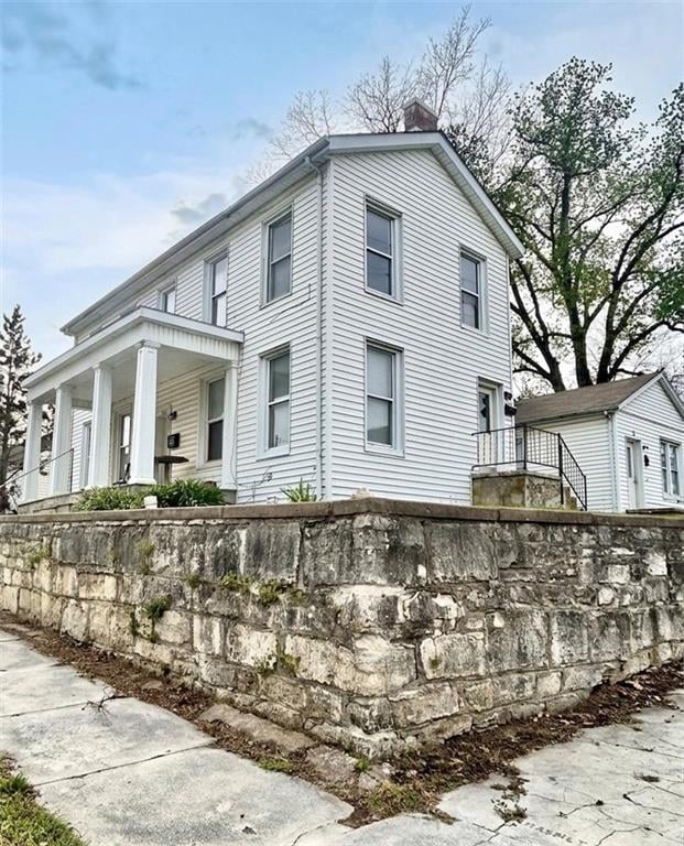 703 Carolina St, Louisiana, MO 63353