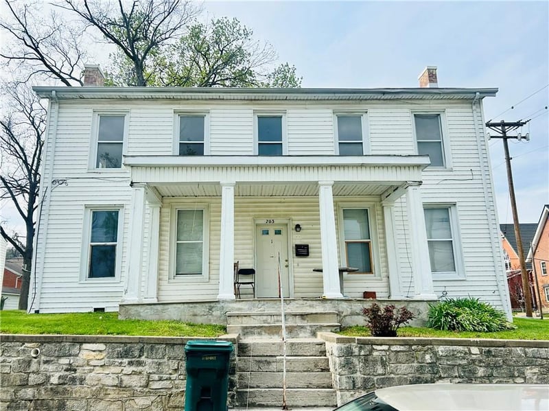 703 Carolina St, Louisiana, MO 63353