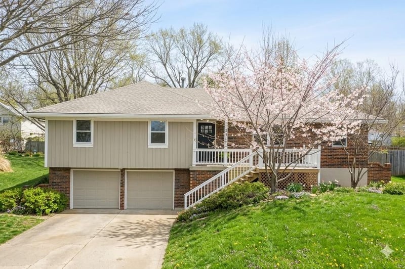 3517 Grant St, Lee's Summit, MO 64064