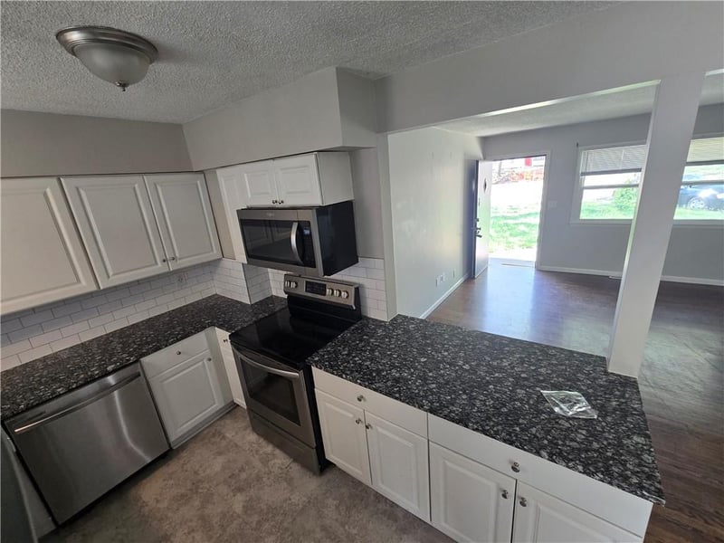 4001 Pleasant St, Independence, MO 64055