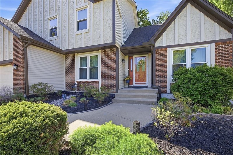 15506 92nd Pl, Lenexa, KS 66219