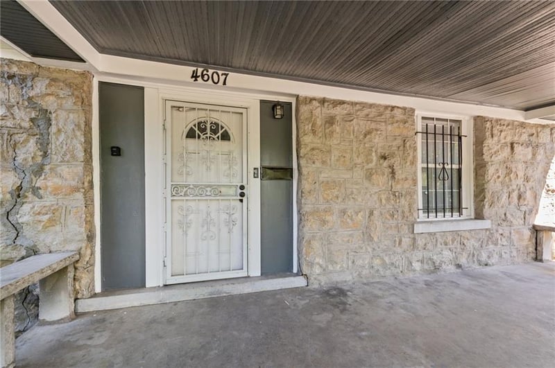 4607 Olive St, Kansas City, MO 64130