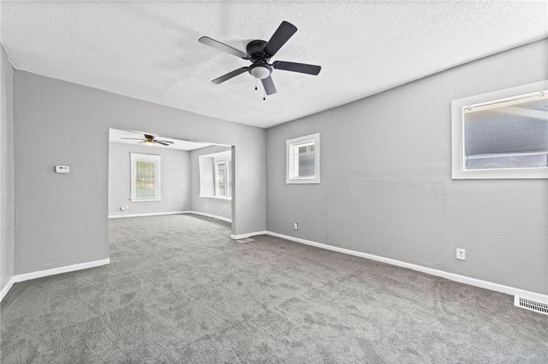 4607 Olive St, Kansas City, MO 64130