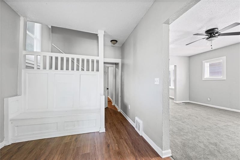 4607 Olive St, Kansas City, MO 64130
