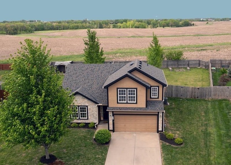 3725 152nd Ct, Basehor, KS 66007