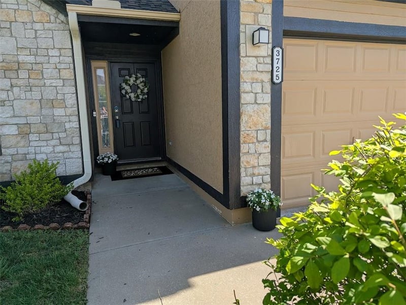3725 152nd Ct, Basehor, KS 66007