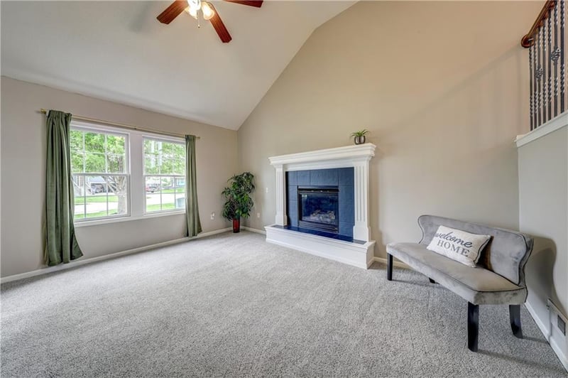 3725 152nd Ct, Basehor, KS 66007