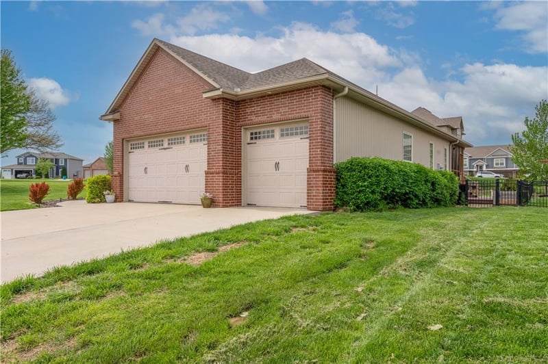 1230 Austin Ct, Warrensburg, MO 64093