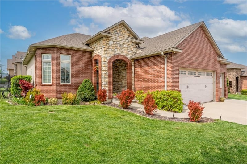 1230 Austin Ct, Warrensburg, MO 64093