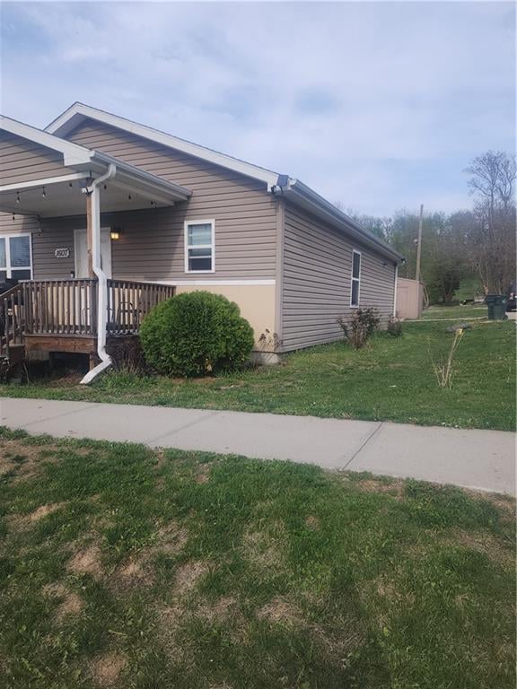 1607 14th St, St Joseph, MO 64503