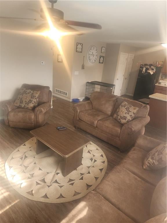 1607 14th St, St Joseph, MO 64503