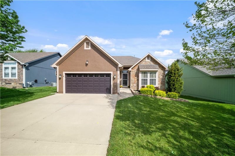 13782 Valleyview Way, Bonner Springs, KS 66012